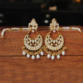 Earrings in Kundan and Pearls