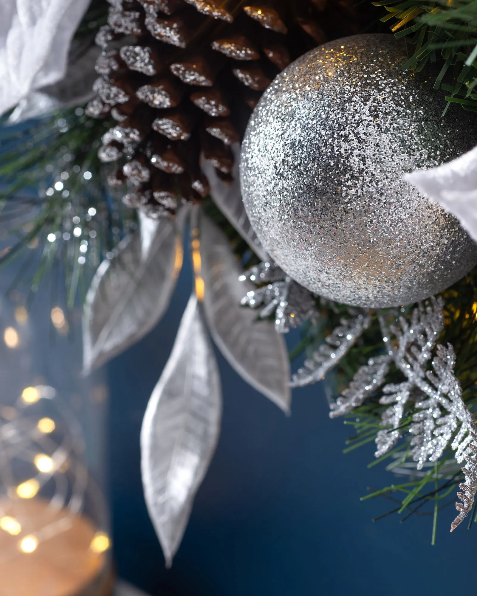 Pre-Lit Extra Thick Wreath, Silver/White, 76 cm